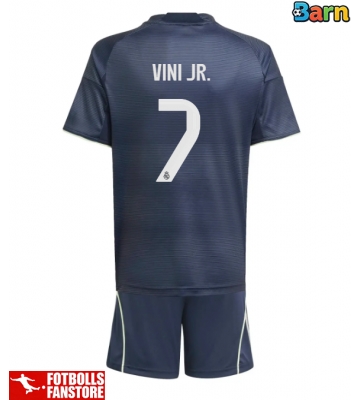 Real Madrid Vinicius Junior #7 Bortatröja Barn 2025-26 Kortärmad (+ Korta byxor)